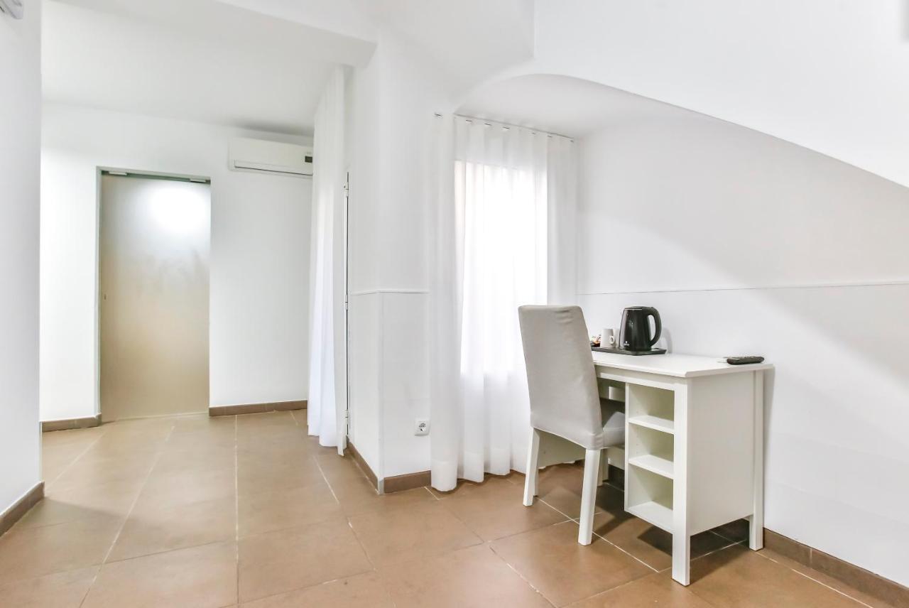 Laramond Barcelona Rooms Bagian luar foto