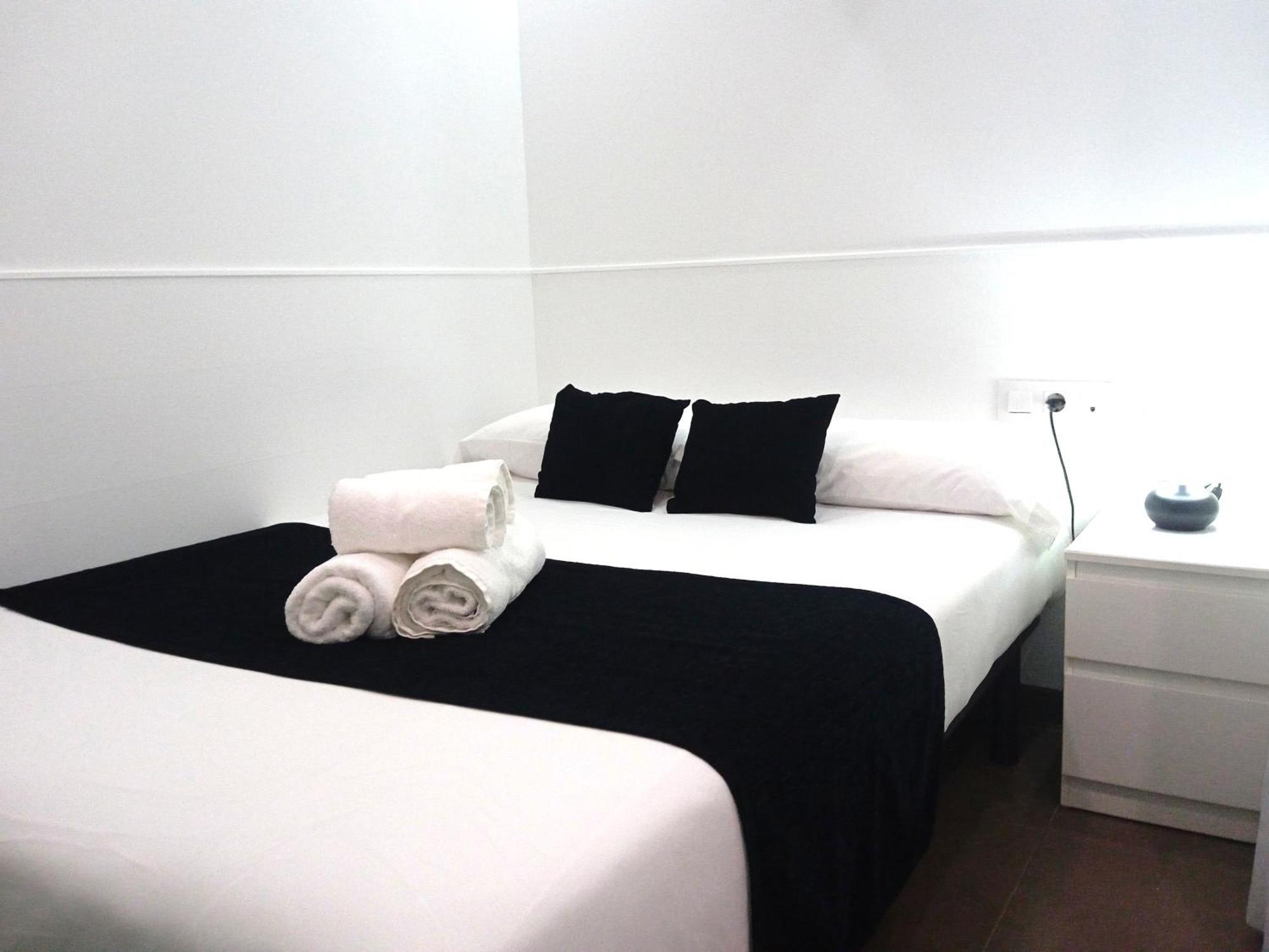 Laramond Barcelona Rooms Bagian luar foto