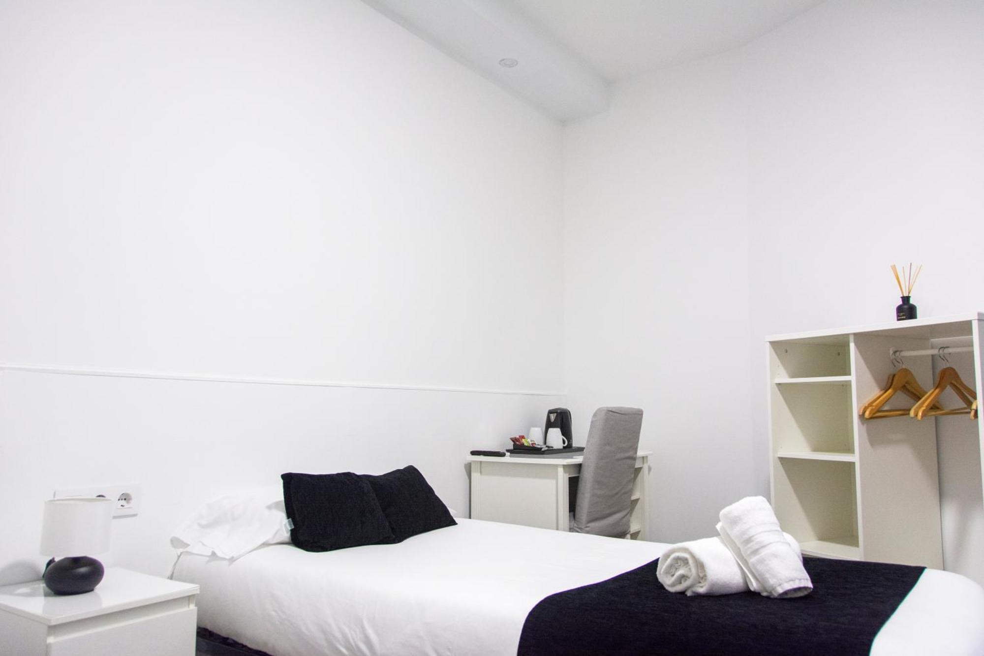Laramond Barcelona Rooms Bagian luar foto