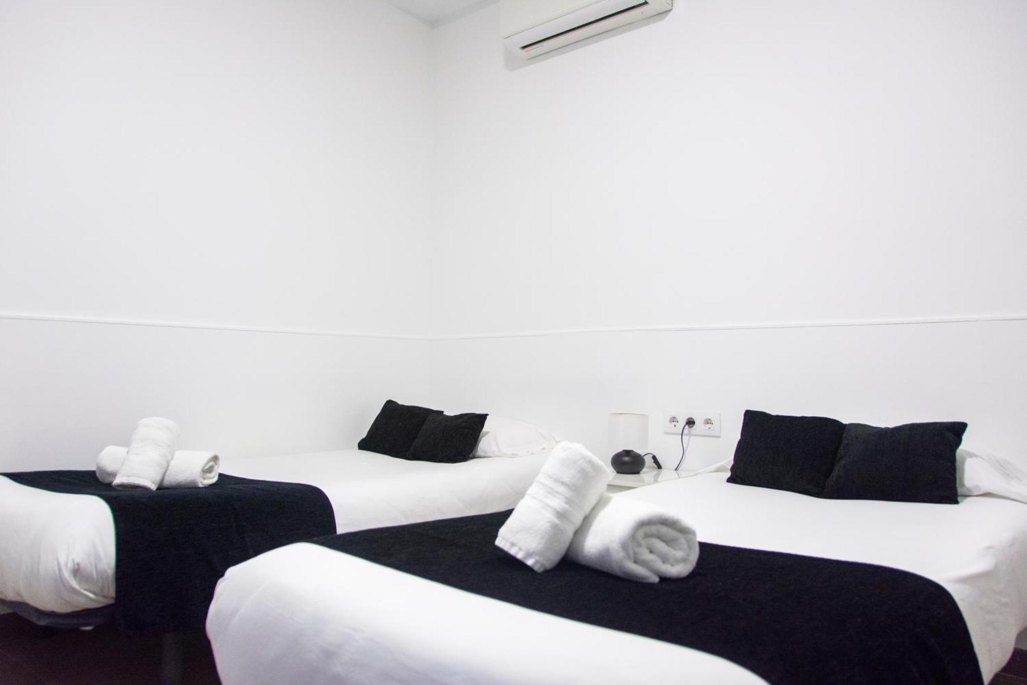Laramond Barcelona Rooms Bagian luar foto