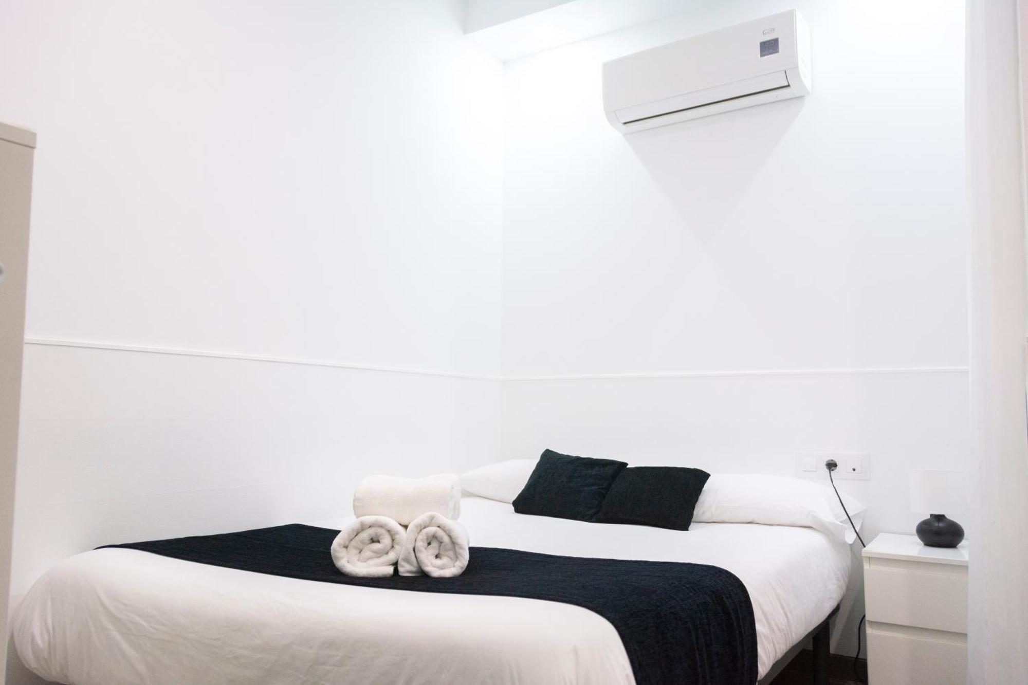 Laramond Barcelona Rooms Bagian luar foto