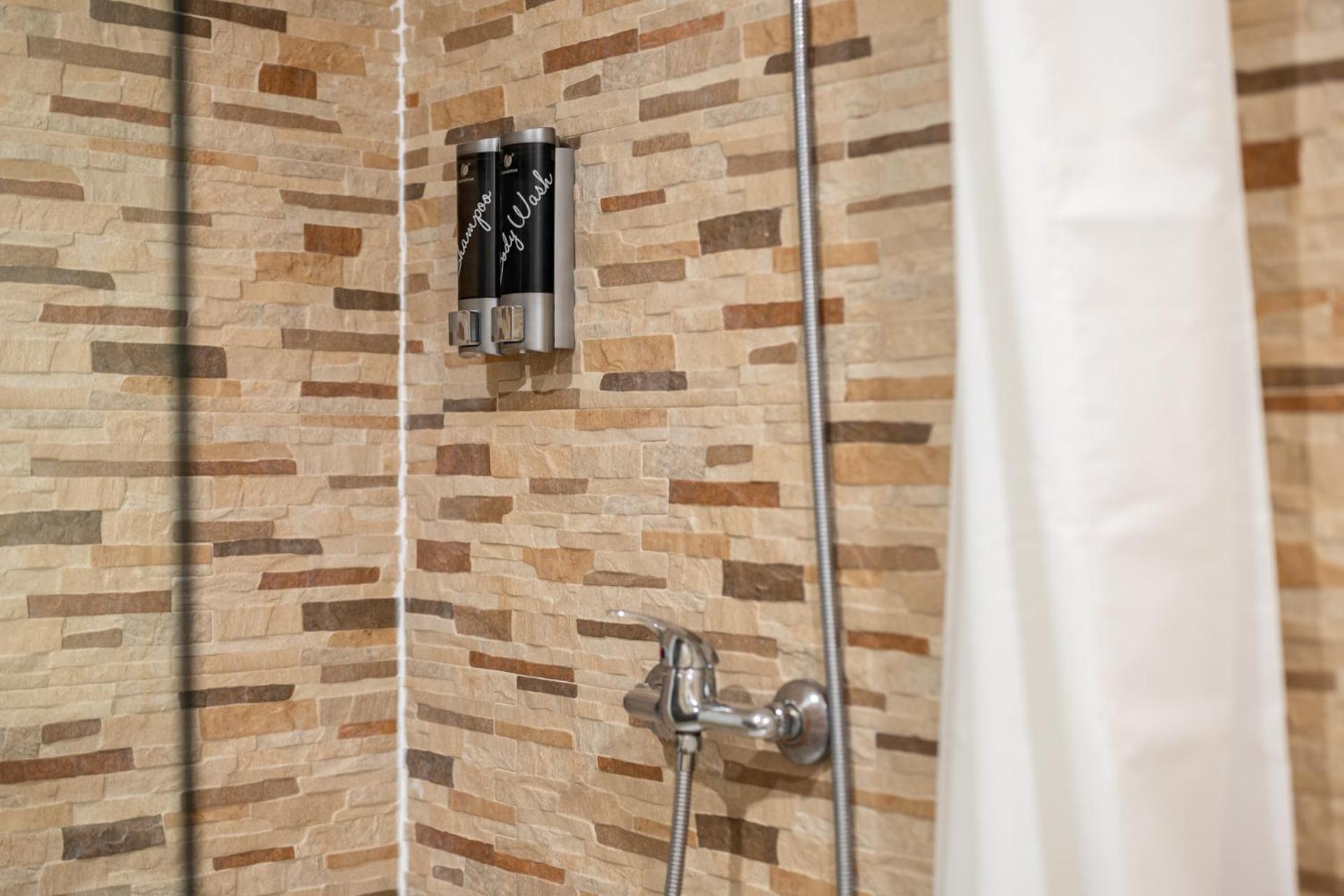 Laramond Barcelona Rooms Bagian luar foto